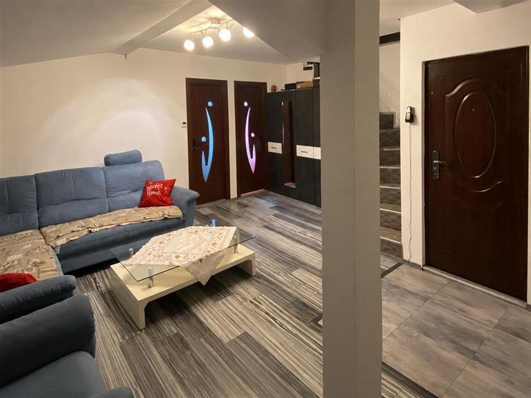 Apartament cu 3 camere semidecomandat în Țiglari