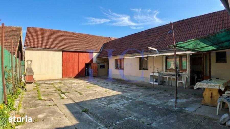 Casă cu 4 camere cu Teren 1622 Mp în Central