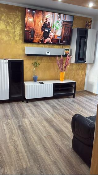 Apartament cu 3 camere semidecomandat în Central