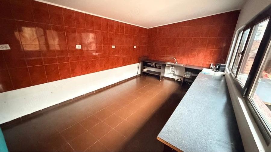Spațiu comercial, de 150 mp, în Central