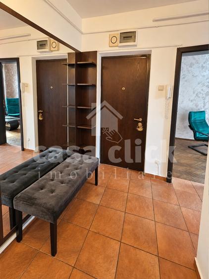 Apartament cu 3 camere decomandat în Central
