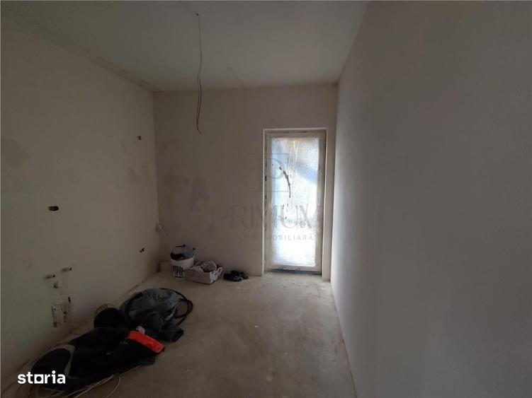 Casă cu 3 camere decomandat în Moșnița Nouă