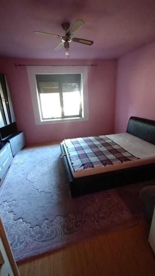 Casă cu 4 camere în Petrești