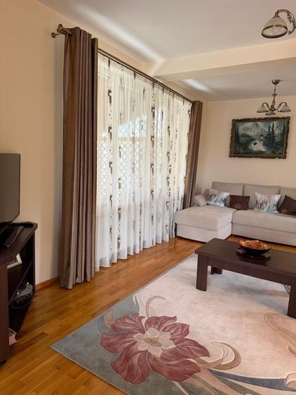 Casă cu 4 camere în Cetate