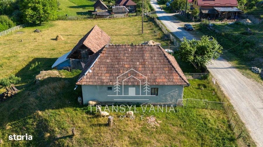 Casă cu 2 camere cu Teren 3463 Mp în Vale