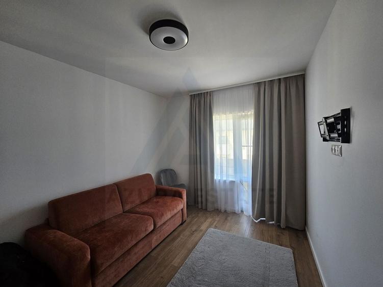 Apartament cu 3 camere semidecomandat, mobilat în Șelimbăr