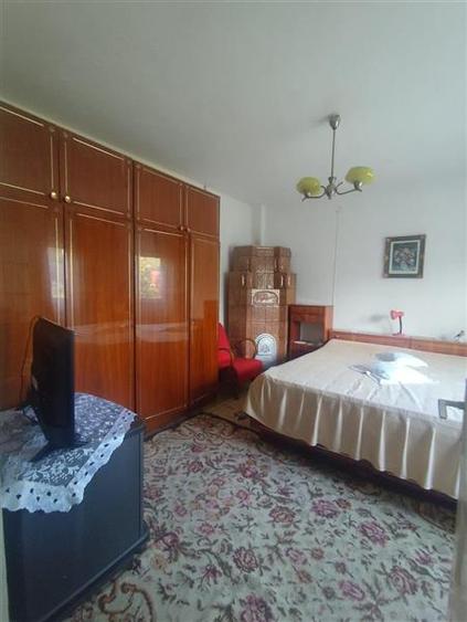 Casă cu 4 camere cu Teren 1681 Mp în Central