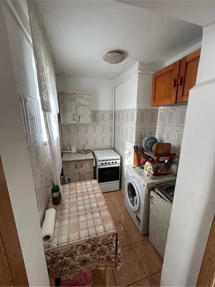 Apartament cu 3 camere semidecomandat în Trivale