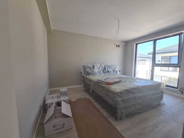 Casă individuală cu 4 camere cu Teren 300 Mp în Odăi