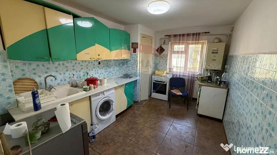 Apartament cu 4 camere decomandat în Ultracentral