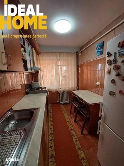 Apartament cu 2 camere semidecomandat în Podu Roș