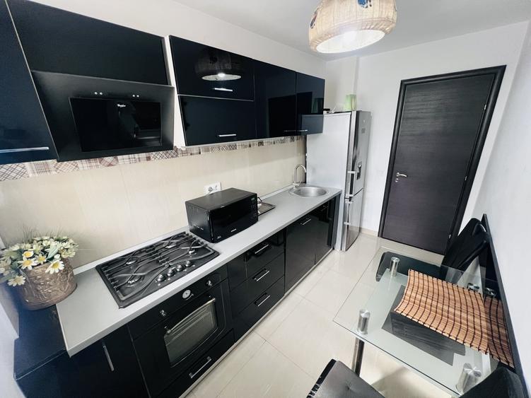 Apartament cu 2 camere semidecomandat, mobilat în Victoriei
