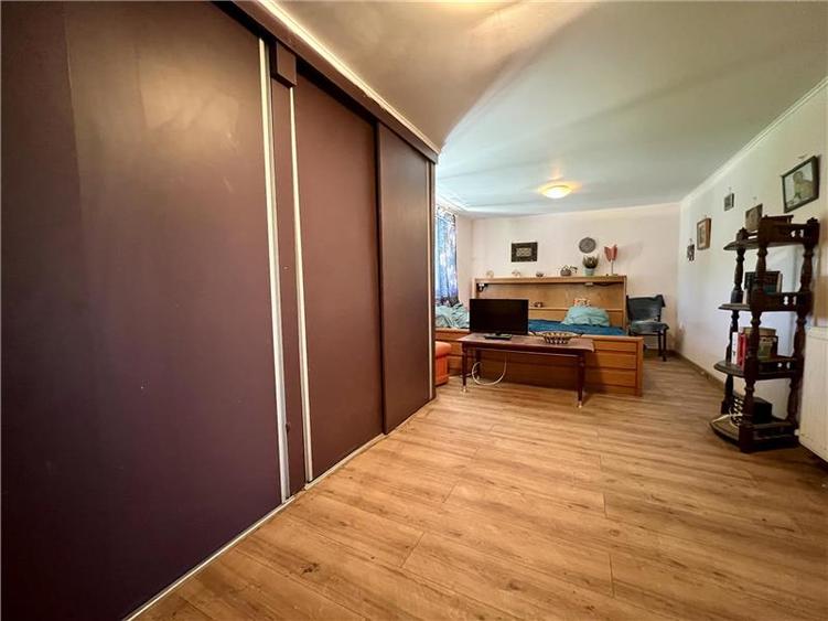 Casă cu 3 camere cu Teren 1200 Mp în Bârnova