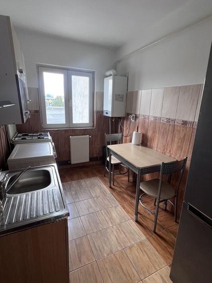 Apartament cu 2 camere decomandat în Podu Roș