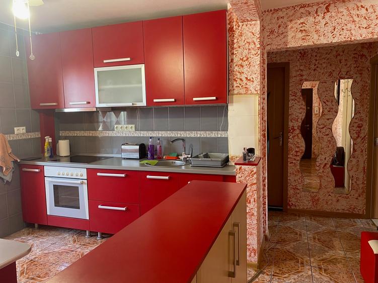 Apartament cu 2 camere decomandat, mobilat în Mărăști
