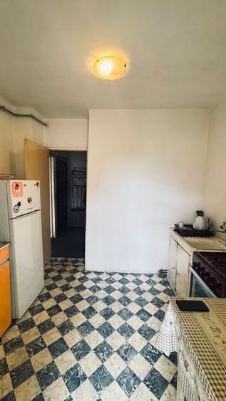 Apartament cu 3 camere în Lipovei