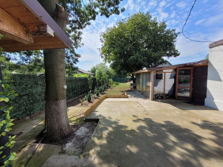 Casă cu 5 camere cu Teren 3500 Mp în Ungureni (Gherghița)