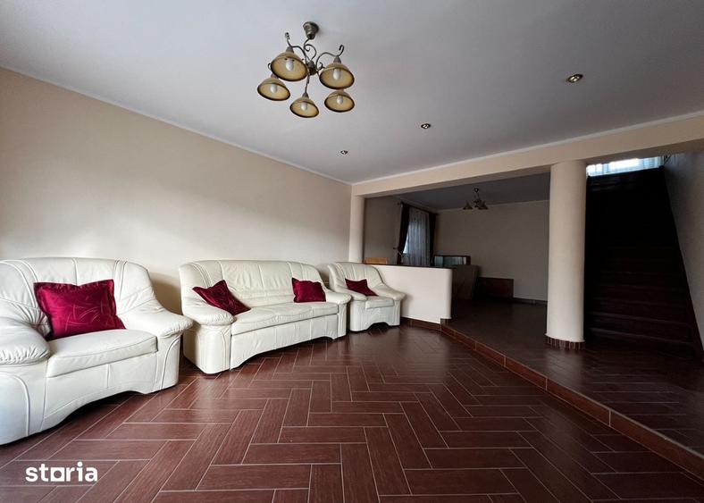 Casă cu 4 camere decomandat cu Teren 1935 Mp în Iorga
