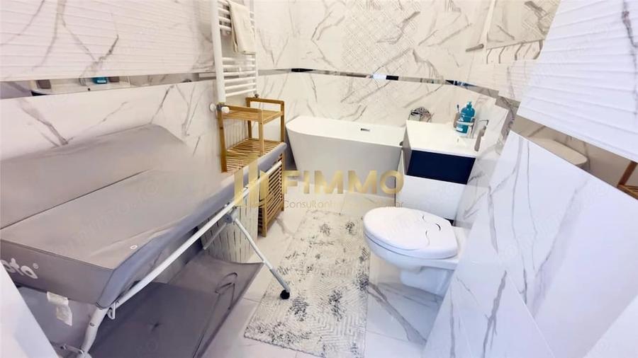 Apartament cu 3 camere semidecomandat în Obcini