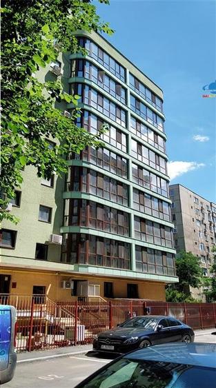 Apartament cu 3 camere decomandat, mobilat în Baicului