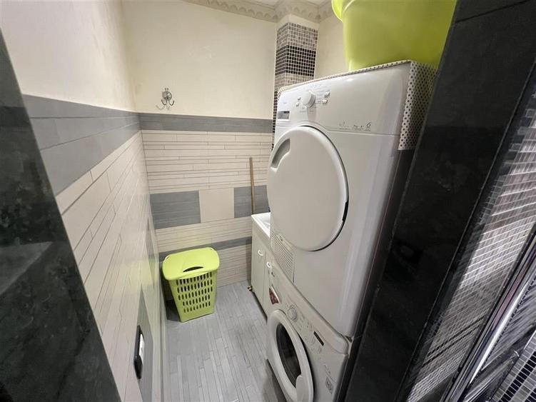 Apartament cu 3 camere decomandat, mobilat în Est