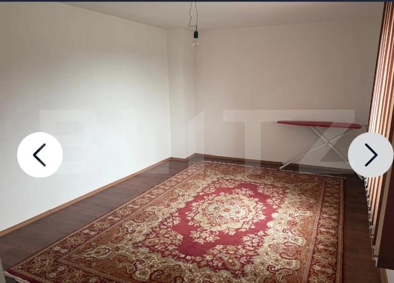 Casă individuală cu 5 camere cu Canalizare în Teiș