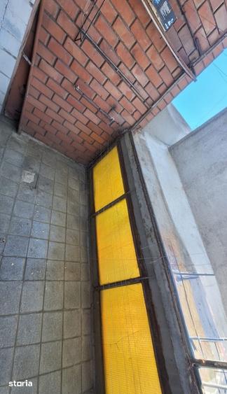 Apartament cu 3 camere decomandat în Sud