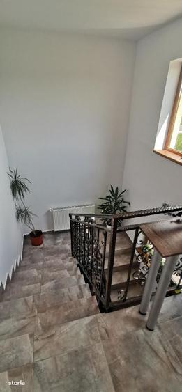 Casă cu 4 camere decomandat în Buda