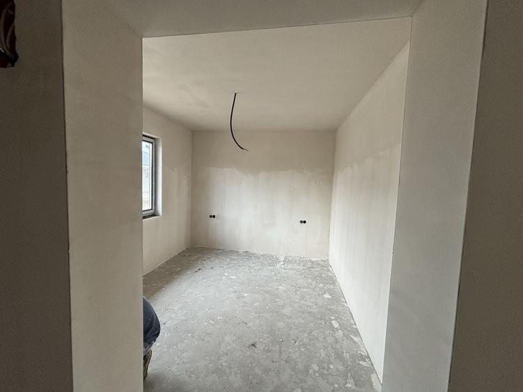 Casă cu 4 camere în Mărtinești