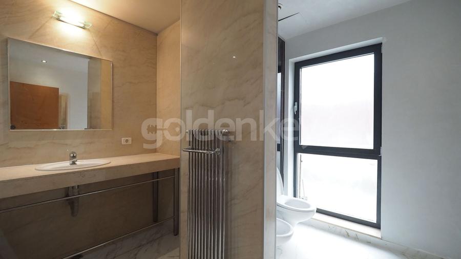 Apartament cu 4 camere decomandat în Dorobanți