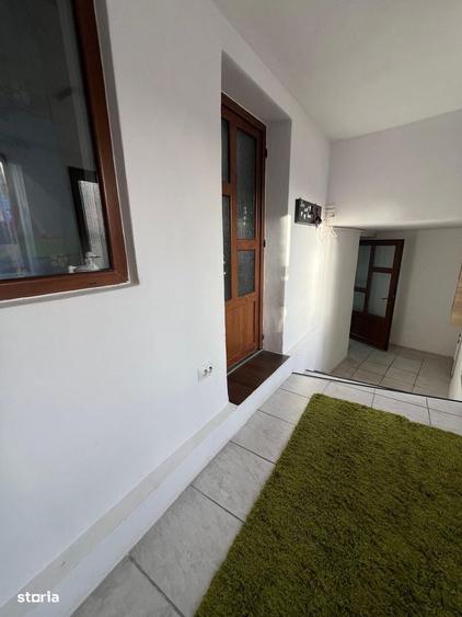 Casă cu 4 camere în Cristian
