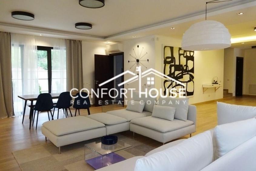 Duplex cu 6 camere cu Canalizare în Iancu Nicolae