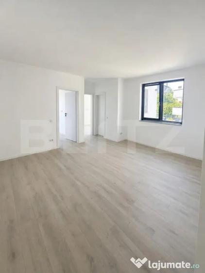 Apartament cu 3 camere semidecomandat în Centura