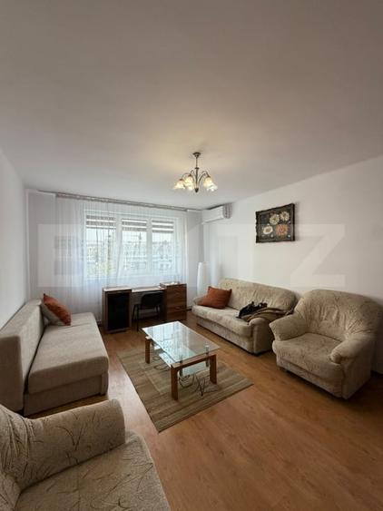 Apartament cu 2 camere semidecomandat, mobilat în Central