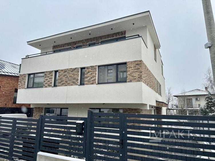 Duplex cu 6 camere cu Canalizare în Europa