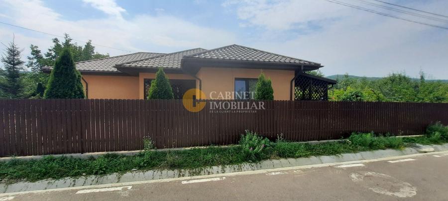 Casă individuală cu 4 camere cu Canalizare în Vocotești