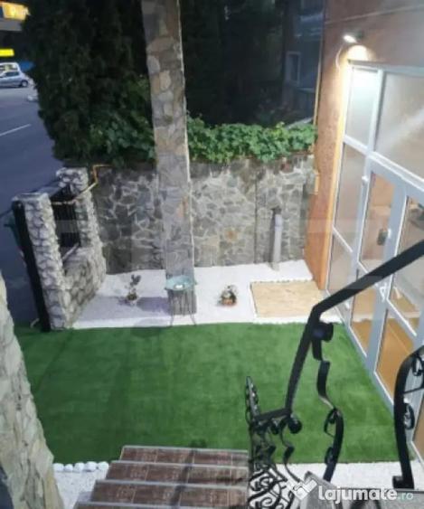 Casă cu 7 camere cu Teren 920 Mp în Viile Noi