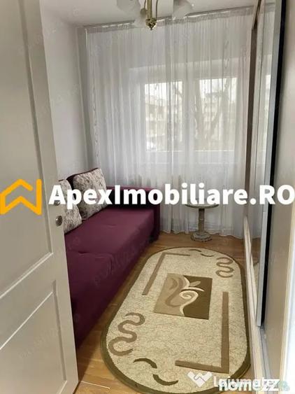 Apartament cu 3 camere semidecomandat, mobilat în Central