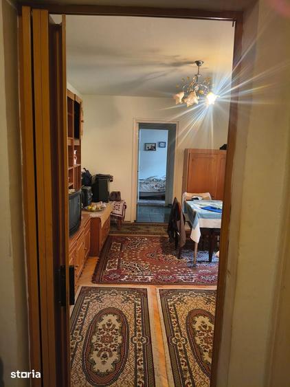 Apartament cu 2 camere semidecomandat în Peneș Curcanul