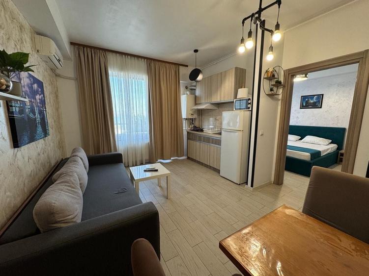 Apartament cu 2 camere semidecomandat, mobilat în Nord