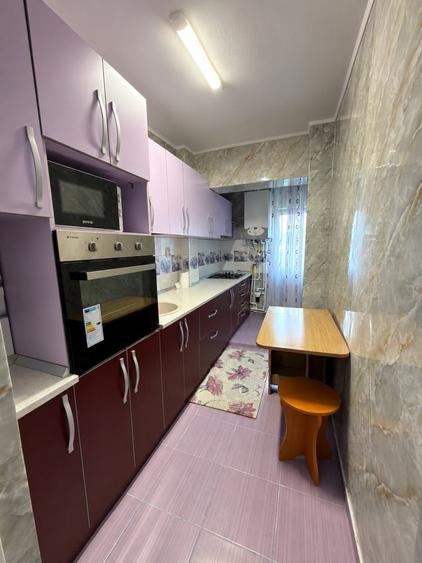 Apartament cu 2 camere semidecomandat în Micro 40
