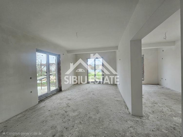 Duplex cu 4 camere cu Canalizare în Exterior Nord