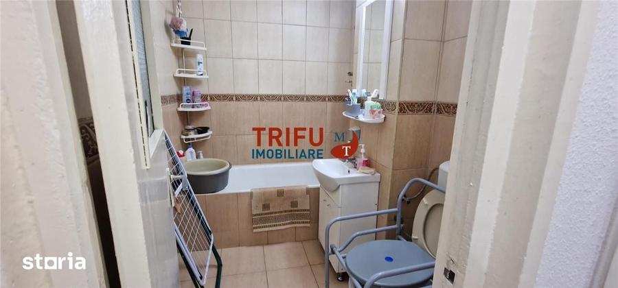 Apartament cu 3 camere decomandat în Cetate