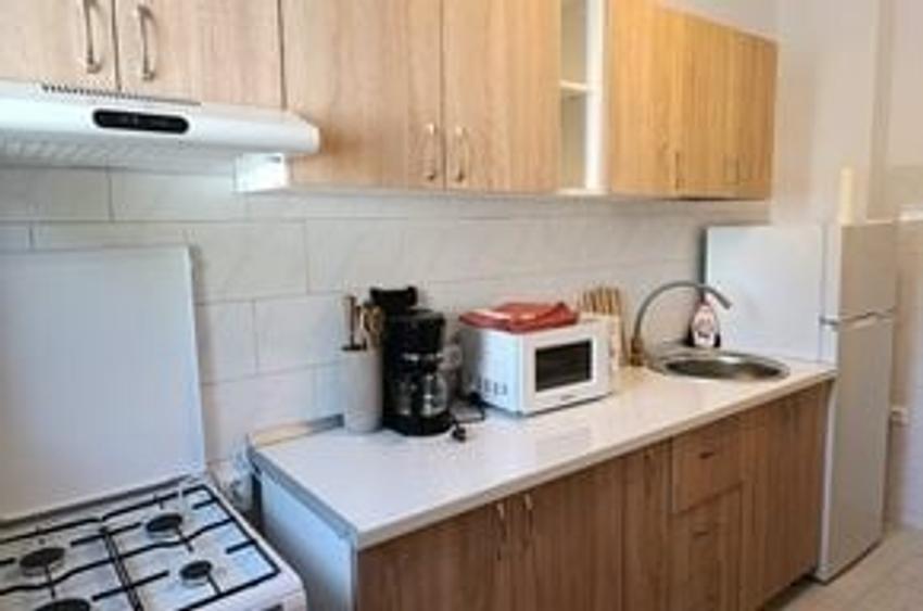 Apartament cu 2 camere semidecomandat în P-ța Victoriei