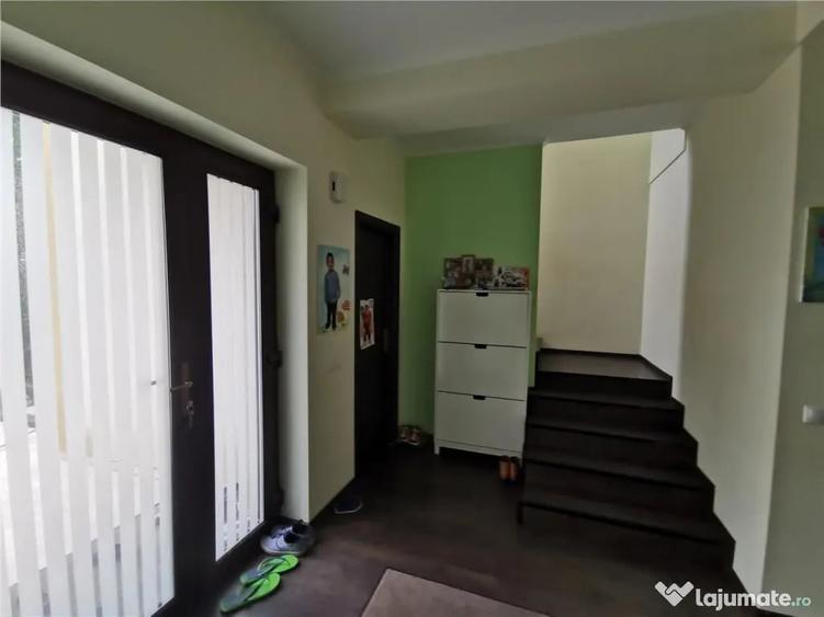 Casă cu 5 camere cu Teren 325 Mp în Chiajna