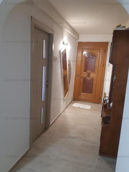 Apartament cu 2 camere semidecomandat în Buzaului