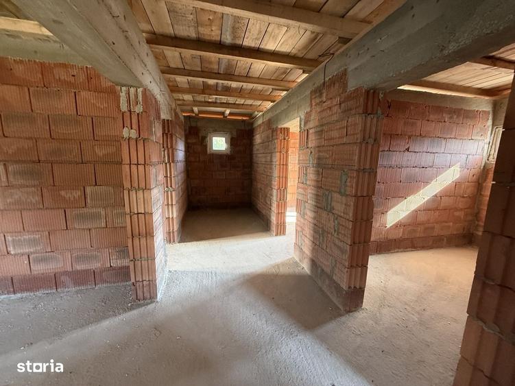 Casă cu 3 camere în Central