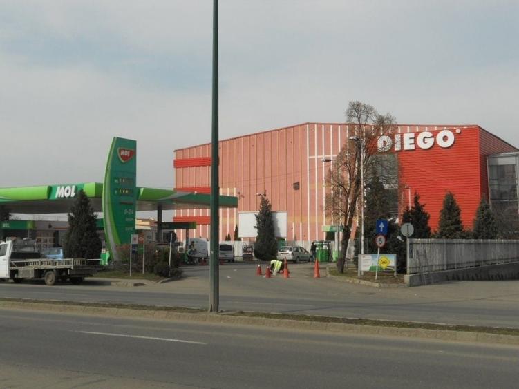 Spațiu comercial, de 1,500 mp, în Gheorghe Doja