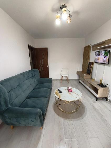 Apartament cu 2 camere semidecomandat în Micro 14
