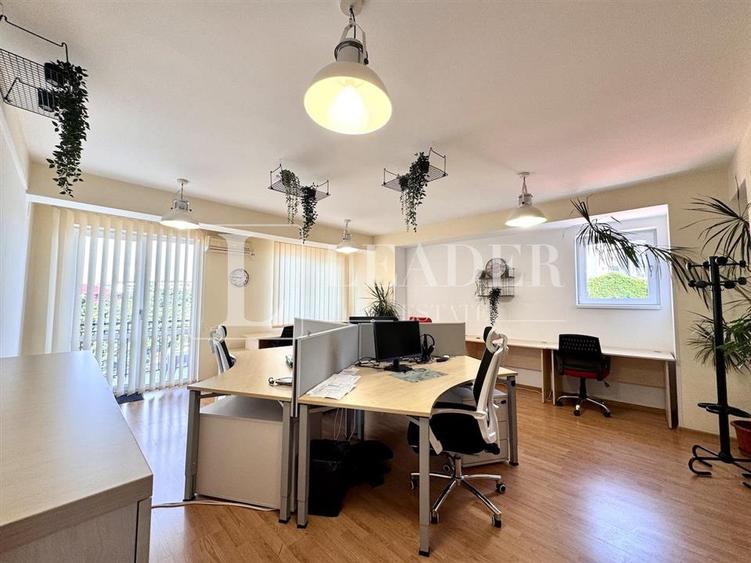Apartament cu 4 camere decomandat în Titulescu